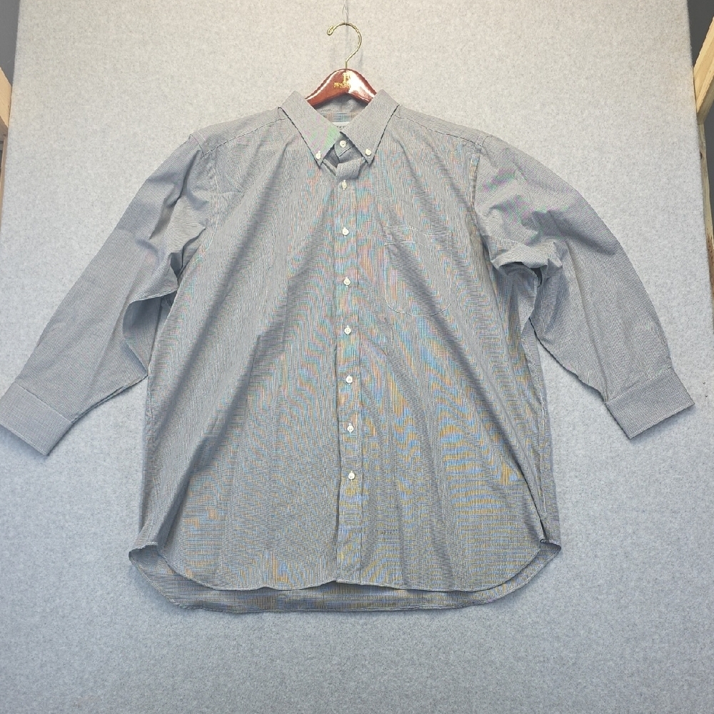 Benchmark Personal Clothiers Gray Button Down Shirt Men’s (See Measurements